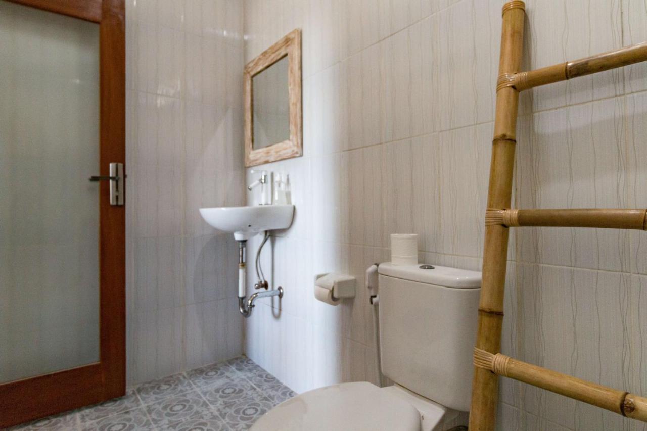Dicky Guest House 2 Batu Bolong Canggu  Exterior photo